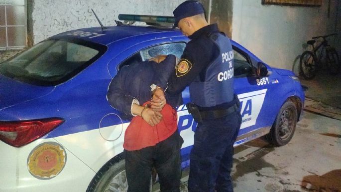 Joven detenido por amenazar con un cuchillo a una mujer