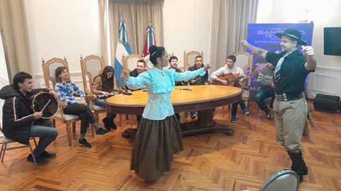 Danza y peña abiertas