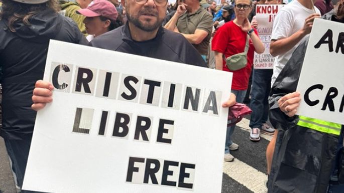 “Cristina libre”, la consigna que se multiplicó por el mundo