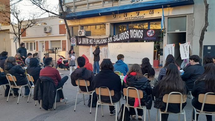 Una clase pública en defensa de la democracia