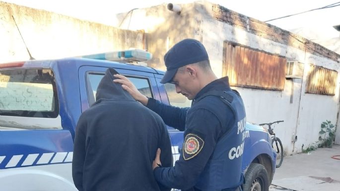 Joven motociclista chocó a policía al escapar de un control