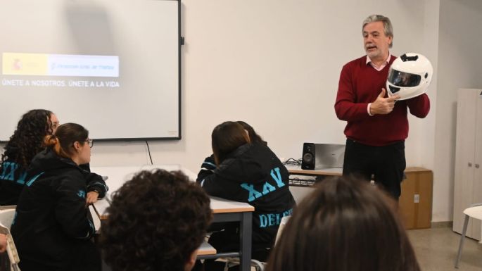 Más de 100 estudiantes de nivel medio participaron de talleres de concientación vial