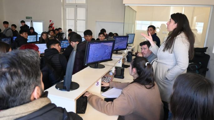Más de 100 estudiantes de nivel medio participaron de talleres de concientación vial