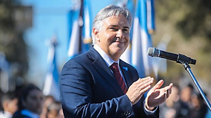 Llaryora  da aportes