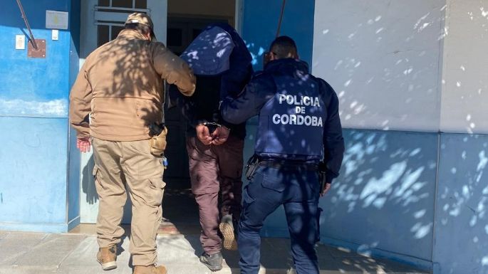 Controlaron un vehículo en el que viajaba una pareja discutiendo 
