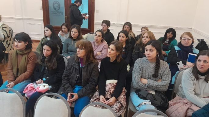 Educación sale a generar herramientas para  madres, padres y adultos responsables