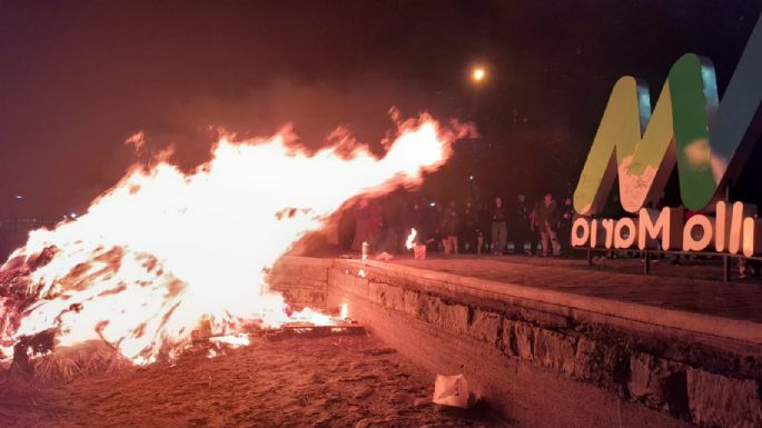 Encendieron la Fogata de San Juan: deseos, llamas y un ritual