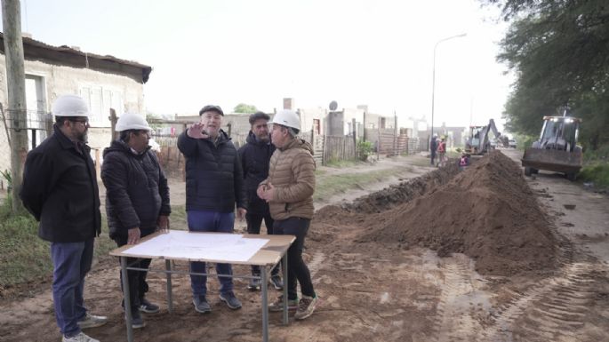 Ya se concretaron más de la mitad de las conexiones domiciliarias en “Los Chaleses”
