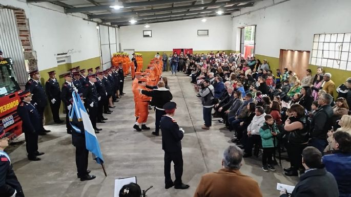 Día del Bombero en Villa Nueva: celebración y 15 nuevos integrantes