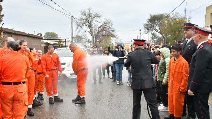 Día del Bombero en Villa Nueva: celebración y 15 nuevos integrantes