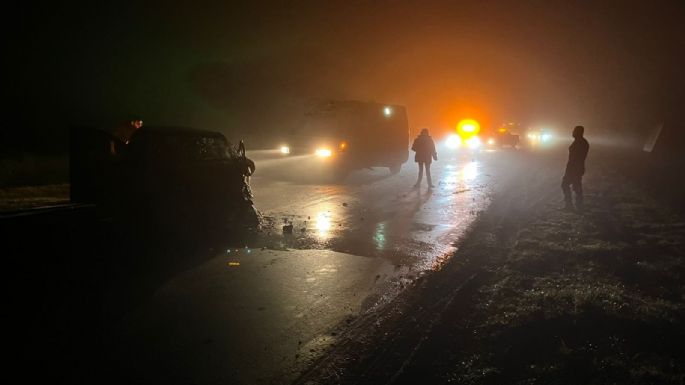 Bomberos trabajan en un rescate tras un accidente en ruta 158