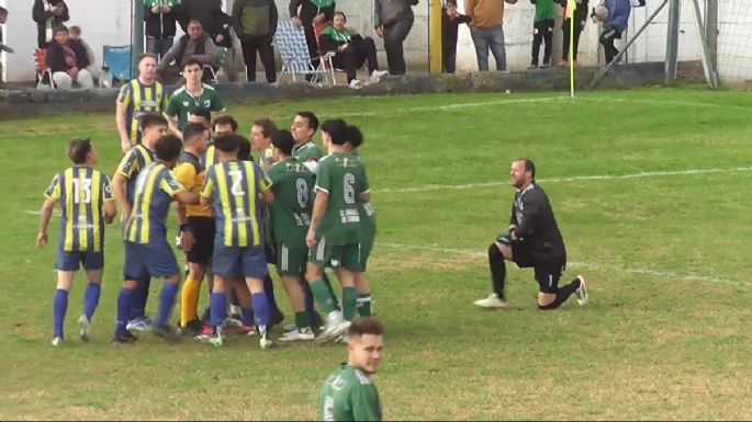 Berardo jugará el clásico cabralense: el árbitro admitió el error y el Tribunal le quitó la roja
