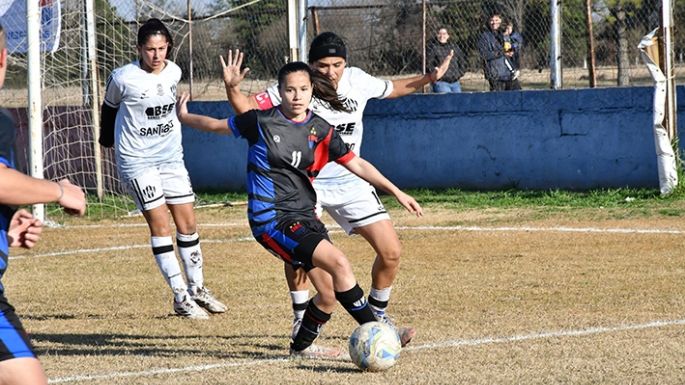 La Uni empezó con todo, pero la visita reaccionó con puntería