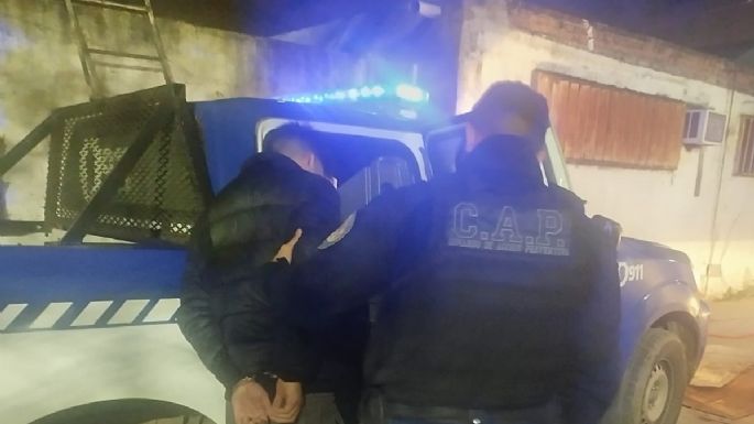 Detenido por agredir a policías tras una discusión con su pareja