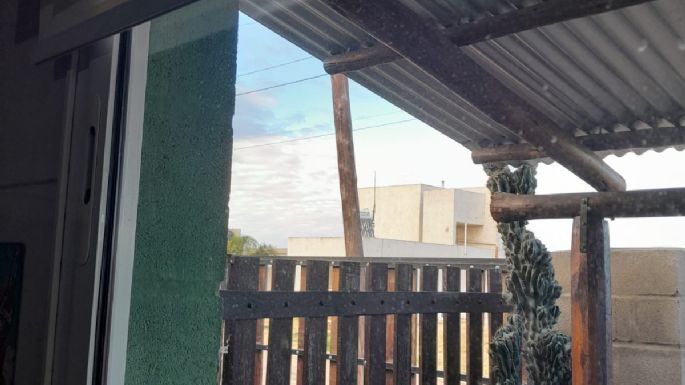 Preocupación por un poste de luz torcido