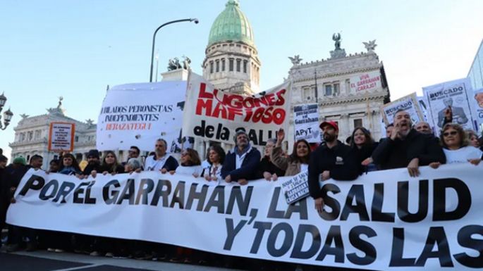 Multitudinaria marcha en apoyo al Hospital Garrahan