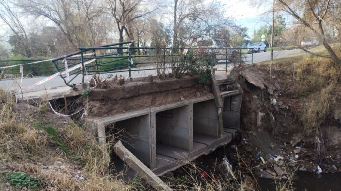 Cortaron el tránsito vehicular en el puente del desagüe