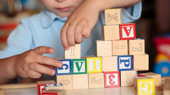 Buscan una familia para un niño de 4 años