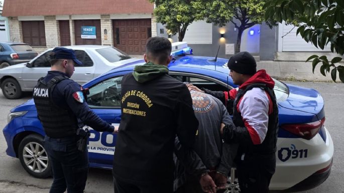 Amenazaron con un arma a dos jóvenes para robarles: fueron detenidos