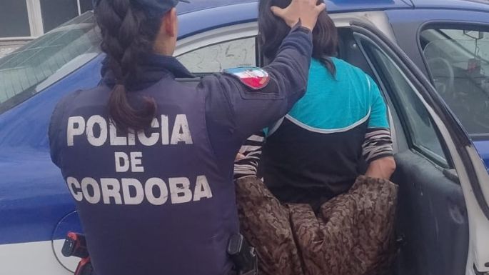 Una mujer se negó a pagar en un bar del centro: fue aprehendida