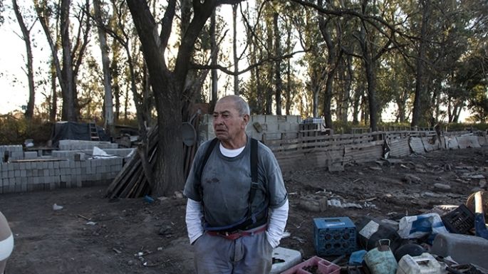 Desalojaron a José Luis Godoy, el hombre que vivió por una década en terrenos de Ruta 158