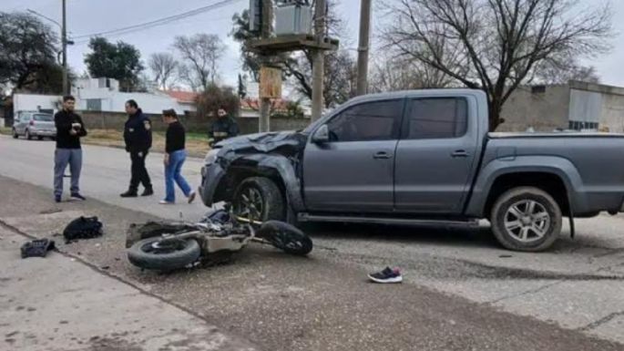 Accidente fatal en Hernando: murió un motociclista tras chocar con una camioneta