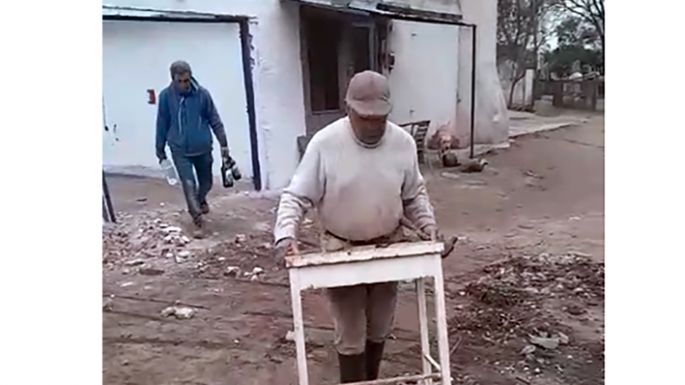 El martillero que lo tuvo que desalojar, le prestó una casa