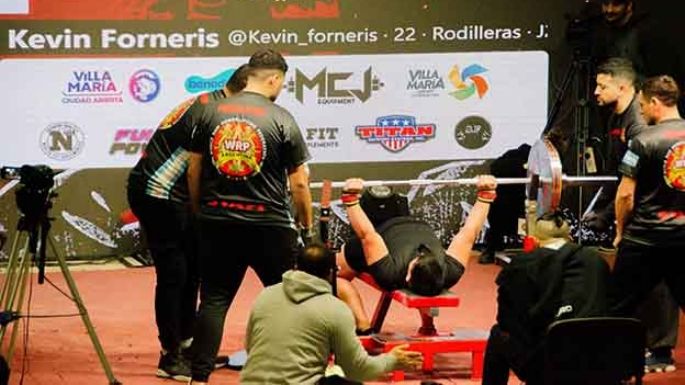 Kevin Forneris, campeón y récord