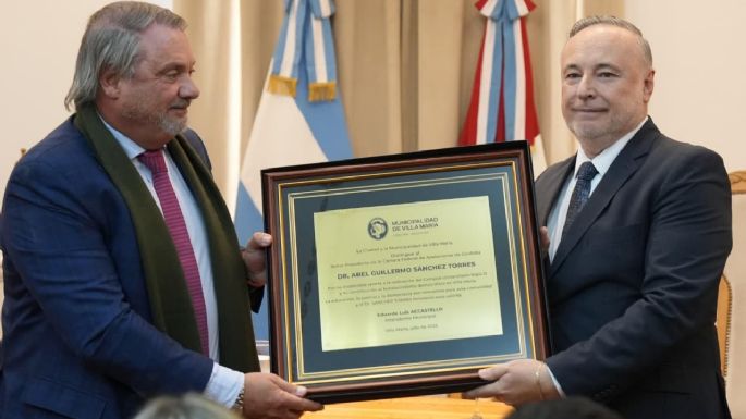 Reconocieron al doctor Abel Sánchez por su trayectoria