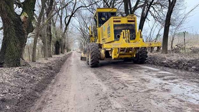 Continúan los trabajos para mantener las calles de tierra