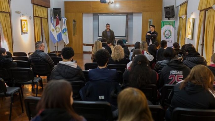 Estudiantes del IPET Nº 87 brindan nuevos talleres de prevención de adicciones