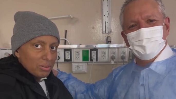 Negretti entregó diploma y tomó juramento a egresado que se encuentra hospitalizado