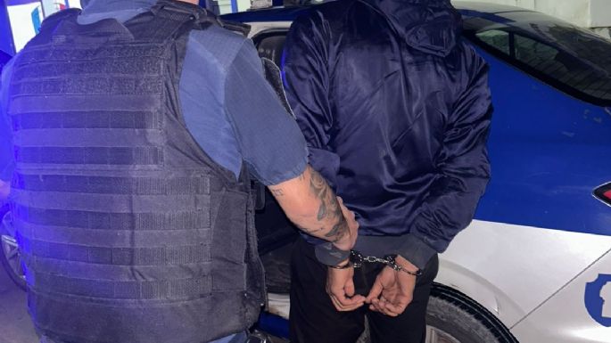 Aprehendieron a un vendedor de bolsas de residuos por agredir a una mujer