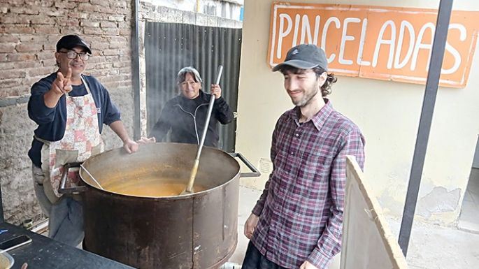 Pinceladas hizo un locro y  está cerca de devolver los préstamos que ayudaron  para comprar su casa