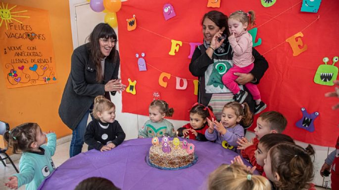 Los jardines maternales celebraron los cumpleaños de los niños nacidos durante el primer semestre