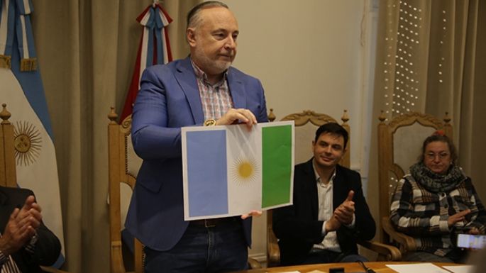 La ciudad ya tiene su bandera