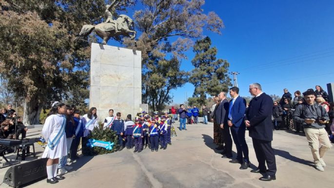 La comunidad le rindió homenaje a San Martín