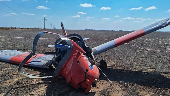 Dos personas heridas al caer un avión cerca de Oncativo