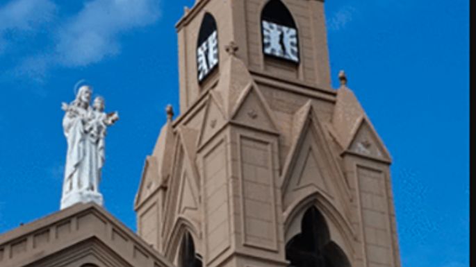 Iglesia con reloj automático