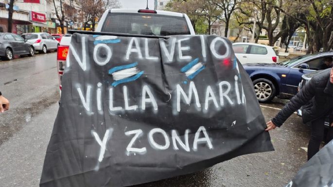 Caravana de autos contra el veto a la Ley de Emergencia en Discapacidad