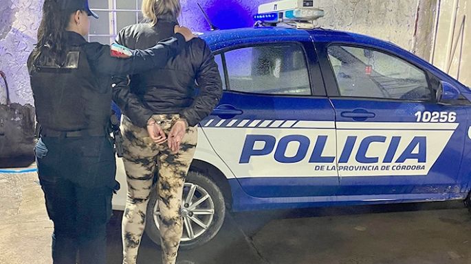 Rompió al auto de su ex y terminó tras las rejas