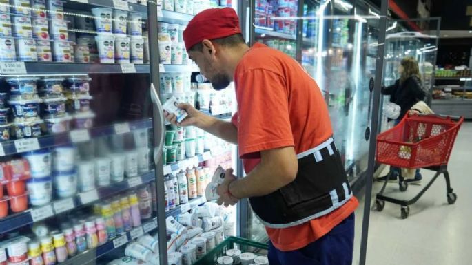 Por la suba del dólar, las alimenticias empezaron a remarcar y piden subas de hasta el 8%
