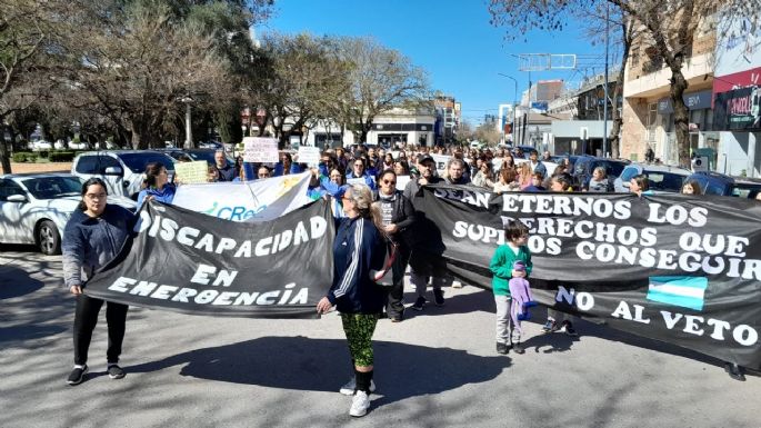 Nuevamente caminan por el microcentro por las personas con discapacidad