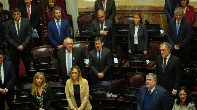 Con amplio apoyo opositor, el Senado rechazó cinco decretos de Milei