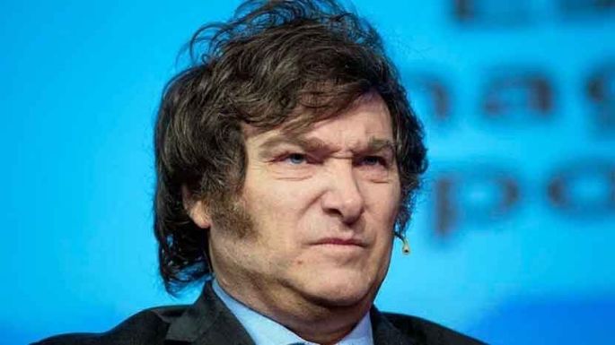A pesar del escándalo, Milei defendió a su candidato
