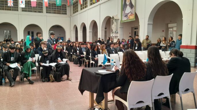 Más de 270 estudiantes participan del VIII Modelo de Naciones Unidas
