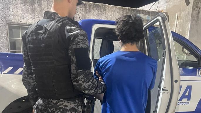 Joven apresado por ir a la casa de su padre a pesar de una orden de restricción