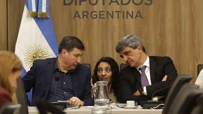 Tras el escándalo, los faltazos del ministro y el interventor