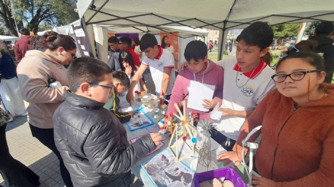 Villa Nueva celebró la Feria de Ciencias con todas las escuelas en la Plaza