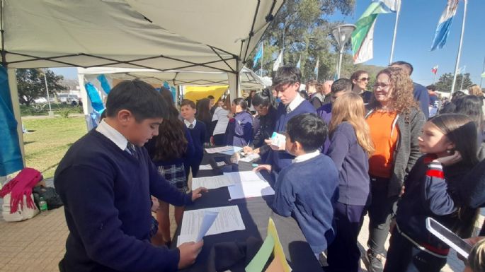 Villa Nueva celebró la Feria de Ciencias con todas las escuelas en la Plaza